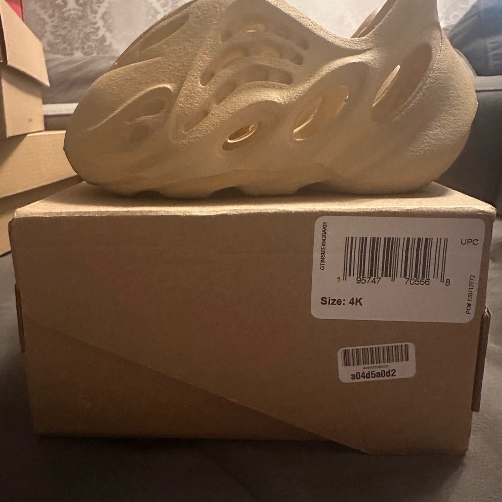 Yeezy Kids Shoes in Cream